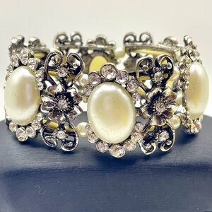 Vintage Pearl and Crystal Floral Stretch Bangle Bracelet. 6.5 inches. Victorian